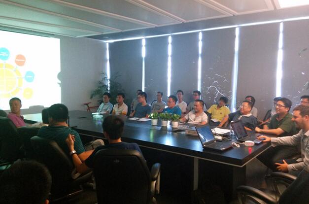 国际团队BIM专家在尊龙人生就是博首页课堂